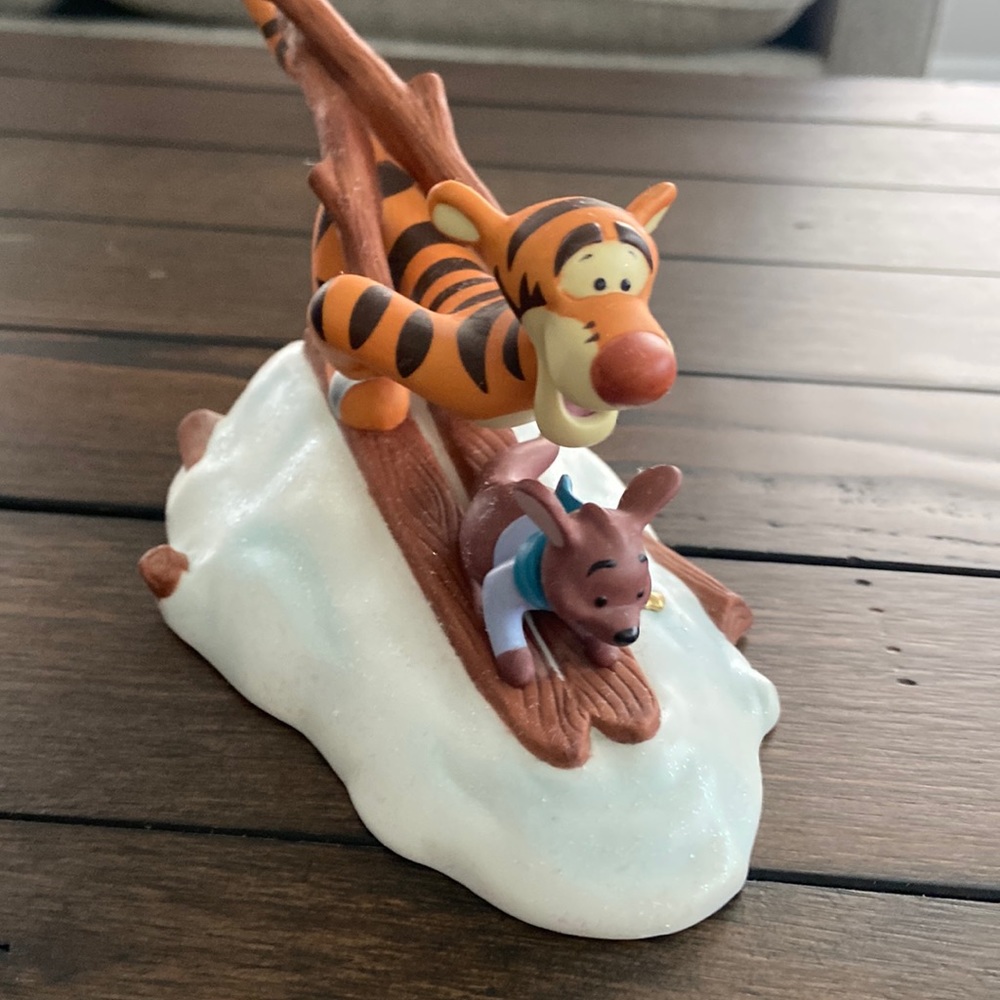 Disney Winnie The Pooh - Look Out Snow! Here We Go!
